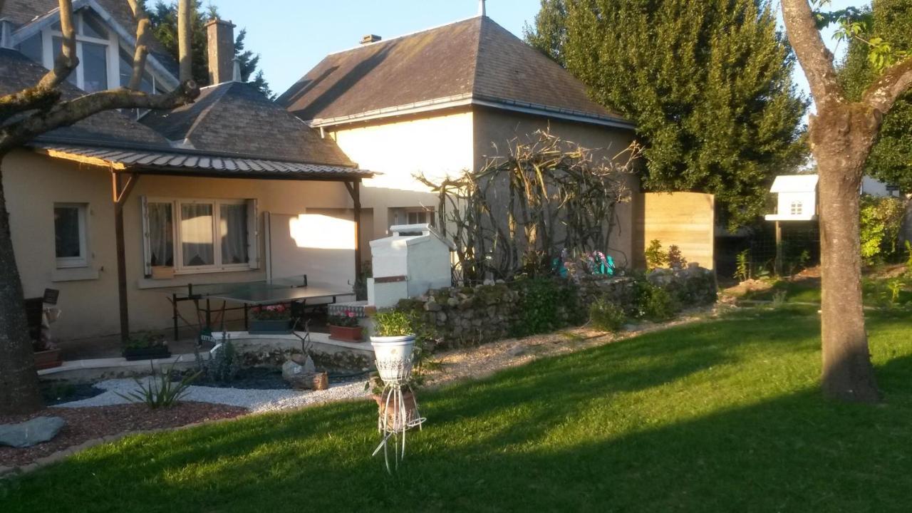 chambre d'hôtes mansardée Saint-Ouen-les-Vignes Exterior foto